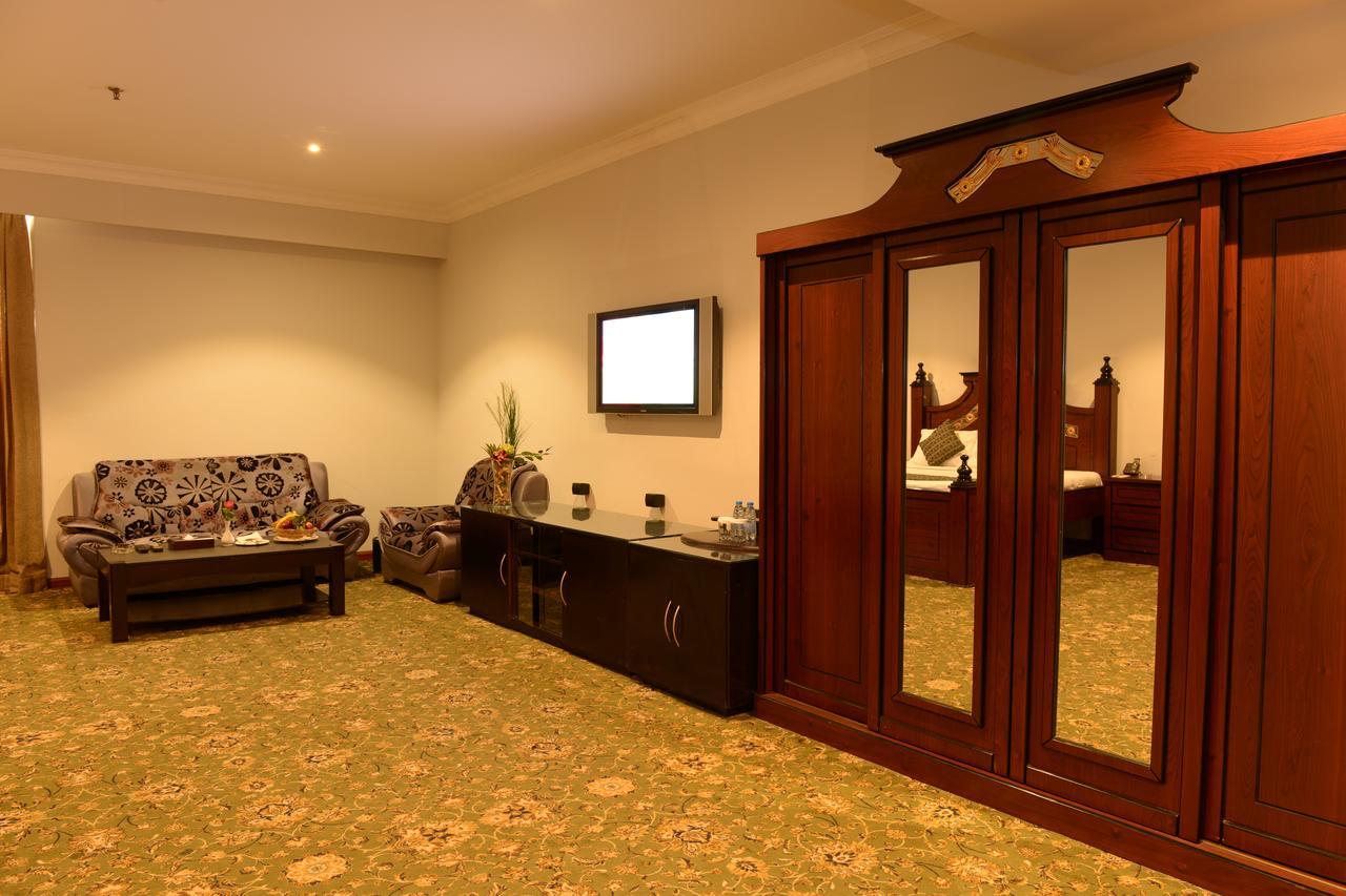 Phoenicia Hotel Al-Manamah Bagian luar foto